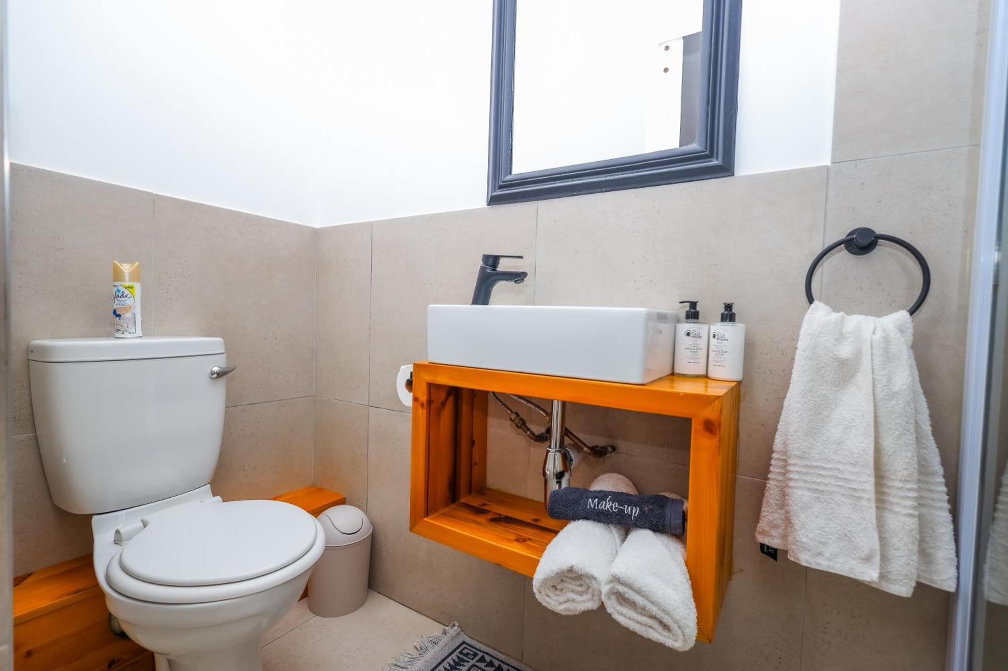 The Blue Door B&B شرق لندن المظهر الخارجي الصورة