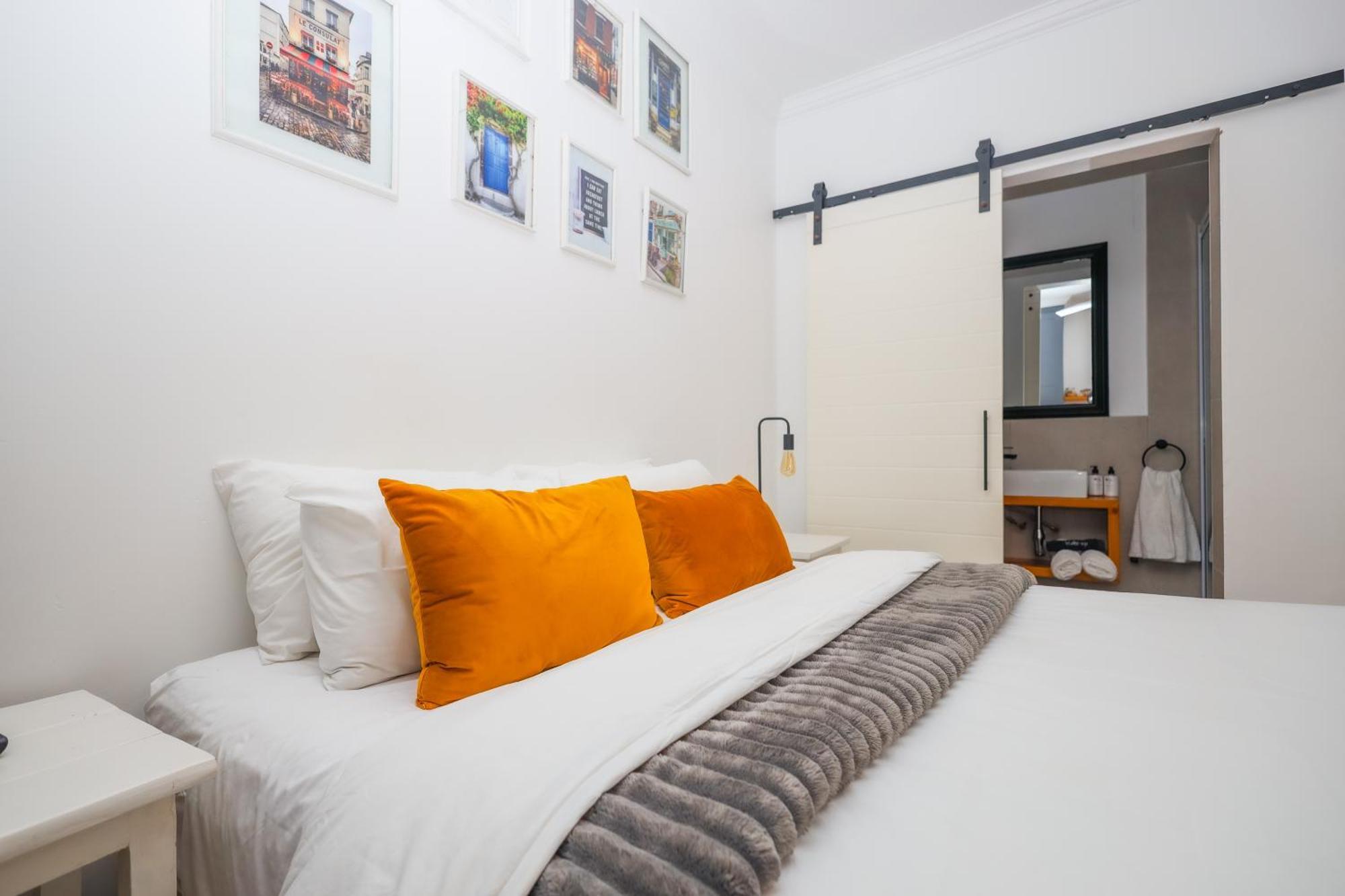 The Blue Door B&B شرق لندن المظهر الخارجي الصورة